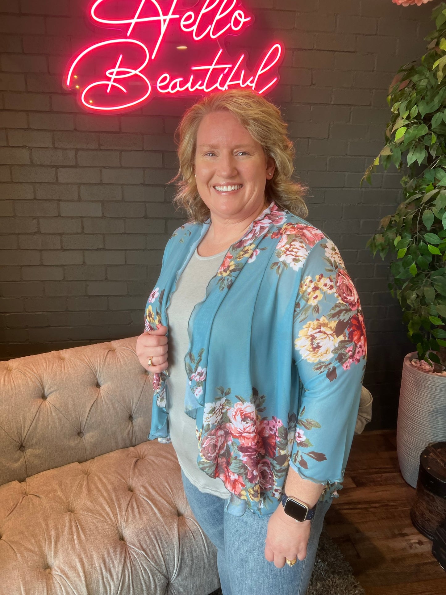 Laura Mesh Cardi