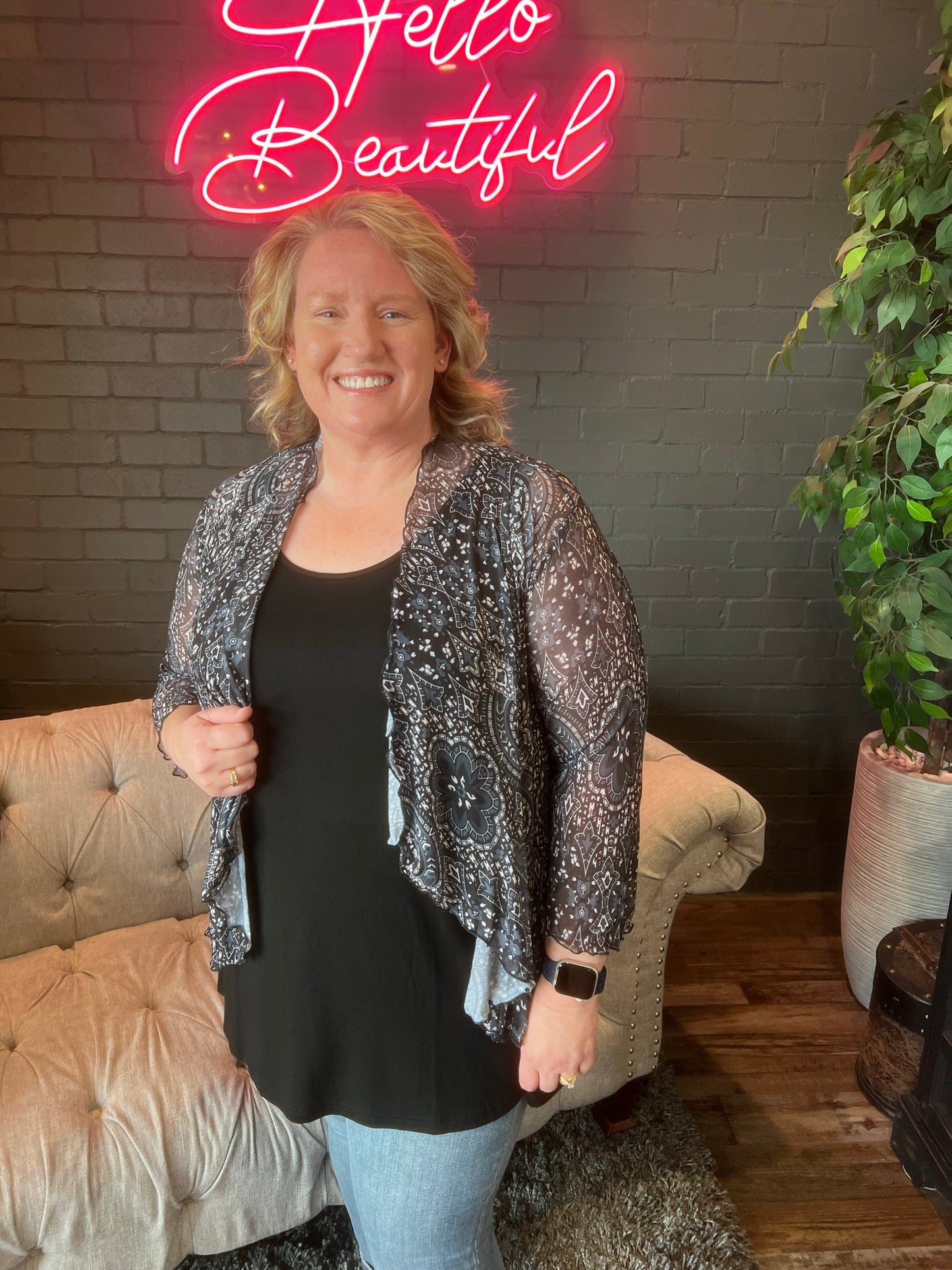 Laura Mesh Cardi