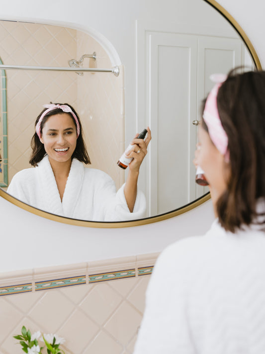 5 TIPS FOR KEEPING YOUR SKIN LOOKING RADIANT DURING THE BITTER WINTER