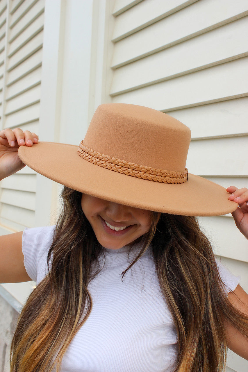 Lynnie Wide Brim Hat w/ Straw Band - Tan