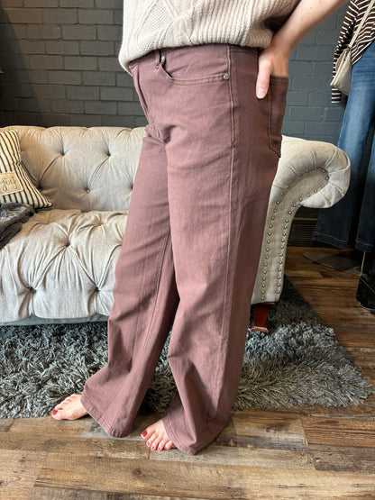 Vivian Straight Leg Denim Jeans - Coffee