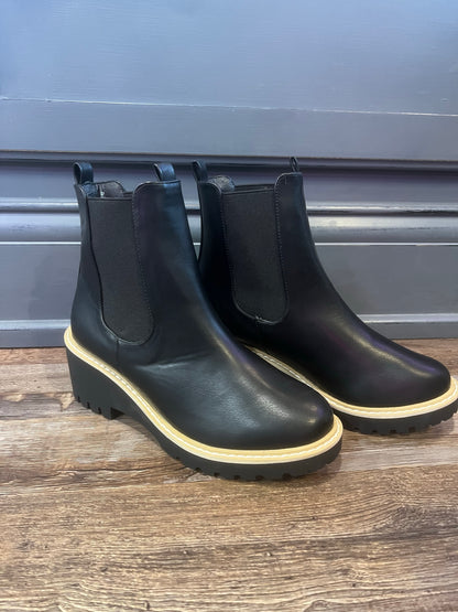 Ari Boots