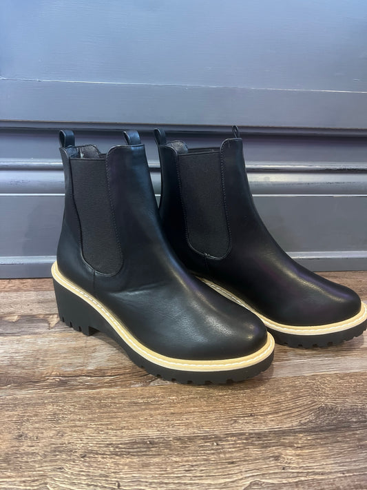 Ari Boots