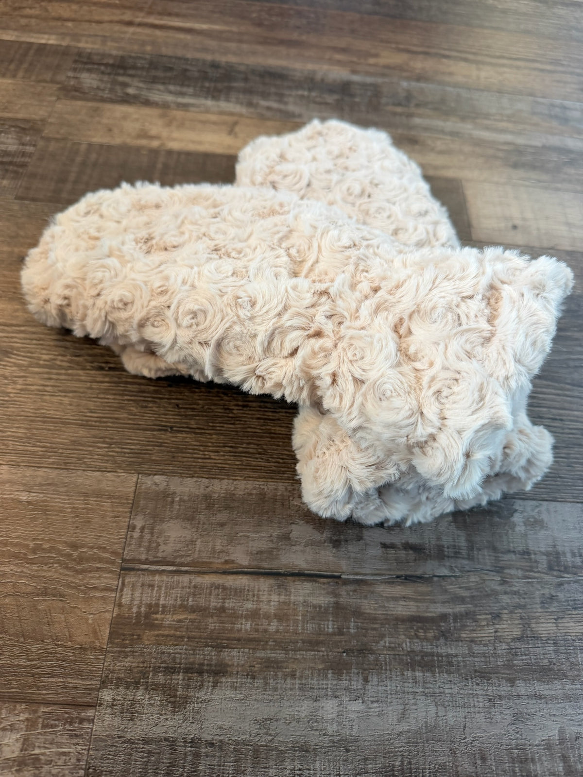 Cream Rosebud Mittens