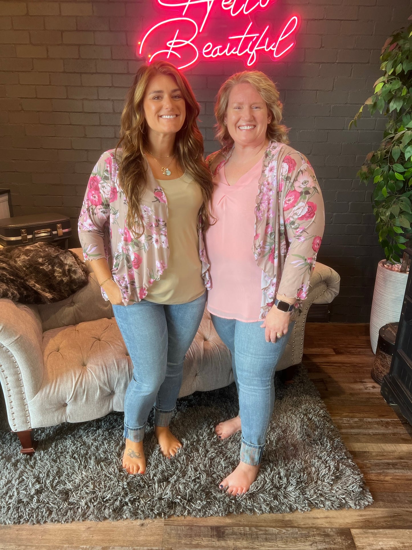 Laura Mesh Cardi
