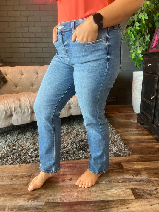 Marilyn Straight Leg Jeans