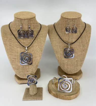 Square Curl Pendant